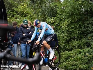 Jasper Stuyven kam ohne Teambus zur Gravel WM und war in der Nähe der Soudal - Quick-Step Mannschaft zu finden.