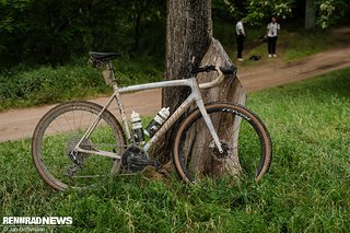 Tobias Kongstad fährt das S-Works Crux in Team-Lackierung.
