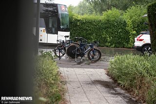 Auch im Regen wollen die Teanbikes weiter versorgt werden. Auch im Regen wollen die Teanbikes weiter versorgt werden.