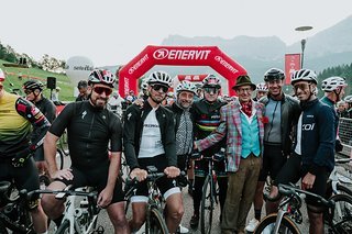 Das ich mit solchen Legenden in einem Startblock stand? Nun... das habe ich auch nur aus den Bildern erfahren - ändert aber einiges: Peter Sagan, Daniel Oss, Paolo Bettini, Gianni Bugno, Michil Costa, Paolo Kessisoglu, Fabio Aru