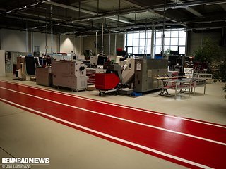 Dafür steht dem Prototypenbau ein umfassender Maschinenpark zur Verfügung, der einen großen Bereich der Hallen ausmacht.