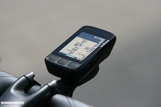 Der neue Wahoo Elemnt Bolt hat ein formschönes Gehäuse mit großer Glasabdeckung bekommen.