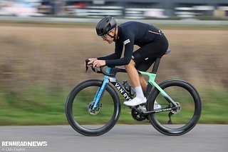 Oberkörper runter und Druck aufs Pedal