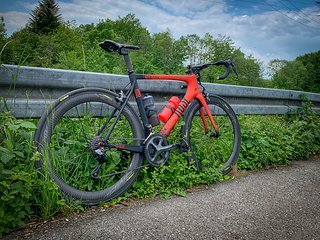 Rose Xeon CW 3100: 6,3 kg mit Shimano Ultegra Di2 und Mavic Comete Pro Carbon-Laufrädern