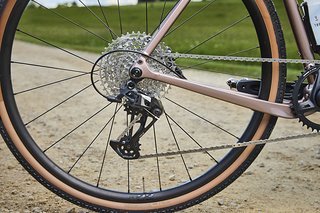 Beim Topmodel Checkpoint ALR 5 kommt eine Sram Apex 1x12 Schaltung zum Einsatz. Beim Topmodel Checkpoint ALR 5 kommt eine Sram Apex 1x12 Schaltung zum Einsatz.