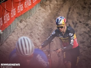 Wout van Aert reiste mit einigen Siegen in der Tasche und im großen Jumbo-Visma Teambus  an.