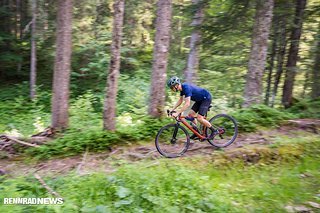 Wer bergab mehr Sicherheit sucht, als das durchschnittliche Gravelbike bietet, wird das Stigmata lieben