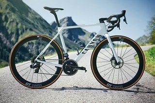 Das Ultimate CF SLX 2021 erhält ein Update mit neuen Farbtönen und Ausstattungen