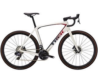 Domane SL7 9 eTap SRAM Force eTap AXS mit 8,48 kg (Gr. 56) für 7.699 €.