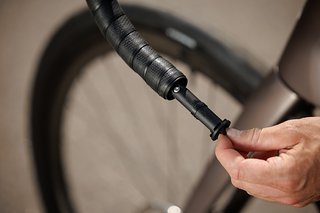 Im Unterlenker ist ein Mini-Tool versteckt Im Unterlenker ist ein Mini-Tool versteckt