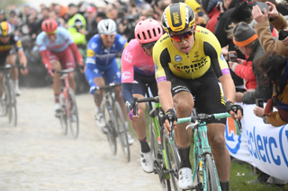 Kann Wout van Aert  Paris-Roubaix am Sonntag seinen Stempel aufdrücken?