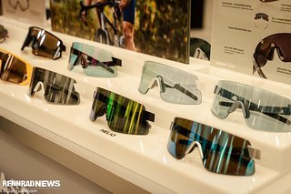 Am riesigen Stand sind die neue Cadex-Sonnenbrille für das Auge leistungsstark.