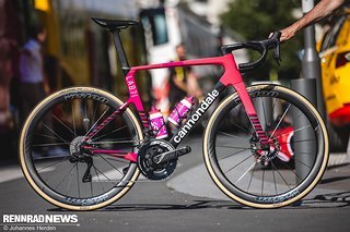 Das Cannondale SuperSix Evo Lab71 von Kasper Asgreen bei EF Education. Das Cannondale SuperSix Evo Lab71 von Kasper Asgreen bei EF Education.