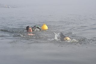 3,8 km Schwimmen im Rothsee stehen für Jonas die nächsten vier Monate täglich auf dem Programm.