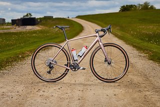 Das neue Trek Checkpoint ALR Line-Up ist gegenüber seinem Vorgänger preislich noch einmal attraktiver geworden. Preise beginnen bei 699 € für das Rahmenset. Das neue Trek Checkpoint ALR Line-Up ist gegenüber seinem Vorgänger preislich noch einmal attraktiver geworden. Preise beginnen bei 699 € für das Rahmenset.