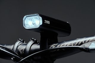 Mit der Strike Duo-Serie hat BBB Cycling potente Frontleuchten im Portfolio. Für 89,95 € bis 129 € (UVP) erhält man 1.400 oder 2.100 Lumen. Mit der Strike Duo-Serie hat BBB Cycling potente Frontleuchten im Portfolio. Für 89,95 € bis 129 € (UVP) erhält man 1.400 oder 2.100 Lumen.