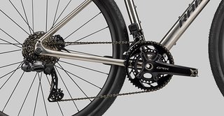 ... auch das elektronische Pendant GRX Di2 RX825 zum Aufpreis von 1.000 € zur Auswahl. ... auch das elektronische Pendant GRX Di2 RX825 zum Aufpreis von 1.000 € zur Auswahl.