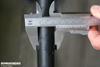 Auf der DT Swiss Felge mit 20 mm Maulweite baut der Continental Aero 111 genau 25,2 mm breit.