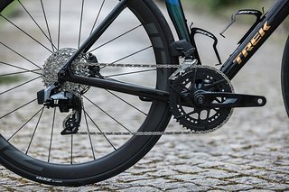 Die neue SRAM Rival AXS Gruppe wiegt knapp unter 3 kg Die neue SRAM Rival AXS Gruppe wiegt knapp unter 3 kg