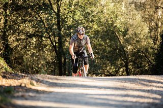 Testfahrten in den Bergen und Hügeln um Girona