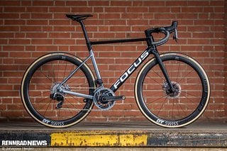 Focus Izalco Max Disc 9.8 AXS  – SRAM Red eTap AXS, 7,55 kg