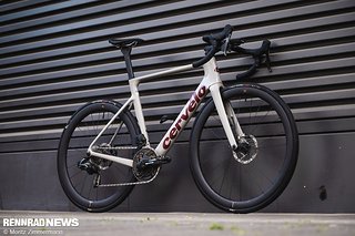 Cervélo ist bekannt für extreme Rennräder, die durchaus polarisieren können, optisch auffällig sind und gerne mal so teuer wie ein Kleinwagen sind