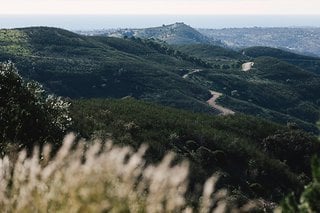 Die Berge im Hinterland von Tavira boten reichlich Gelegenheit, das Schaltverhalten zu testen.