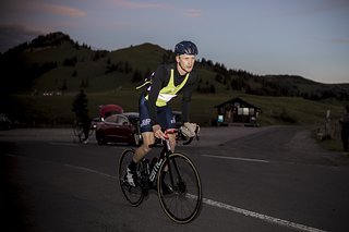 Im Wiegetritt fühlt man sich auf der BMC Teammachine wie zuhause ...