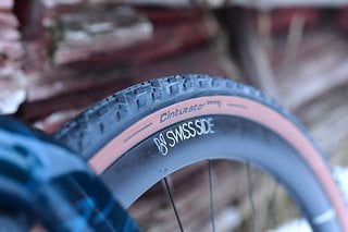 Die neuen Swiss Side Gravon 420 Carbon Gravel-Laufräder