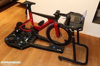 Der Leeze Boom Desk ist die perfekte Ergänzung für das Indoor-Training mit dem Leeze Boom Board Pro