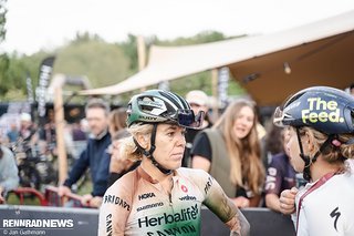 Heather Jackson  verfehlte das Podium – hier ist sie im Gespräch mit Sarah Sturm.
