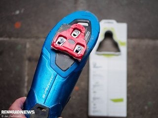 Schmerzen an der äußeren Seite des Knies kommen häufig von falsch eingestellten Pedalplatten (Cleats) der Klickpedalschuhe