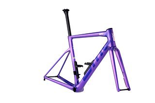 Mit der Farbe „Metallic Blue Purple“ gibt es auch ein Rahmenset in auffälliger Lackierung