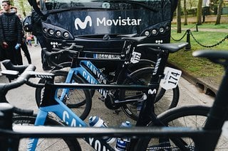 Auch bei Movistar war nur das Aero-Rennrad Canyon Aeroad zu erspähen.