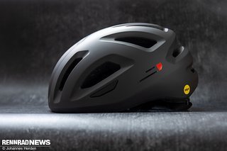 Wer keine Unsummen für einen Rennrad-Helm ausgeben möchte und auf der Suche nach einem Modell mit Fokus auf Sicherheit und Nachhaltigkeit ist, könnte mit dem Bollé Spero MIPS glücklich werden