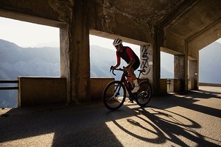 Das neue Trek Domane+ SLR soll sich fahren und anfühlen wie ein normales Rennrad