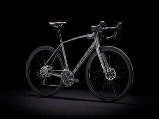 Das Domane AL5 Disc mit Shimano 105 2x11 richtet sich an die Performance orientierten Fahrer