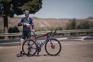 Luka Mezgec mit seinem neuen Teambike