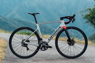 Orbea Orca OMX 2020: neue Reifenfreiheit bis 32 mm und mehr Freiheitsgrade beim Design