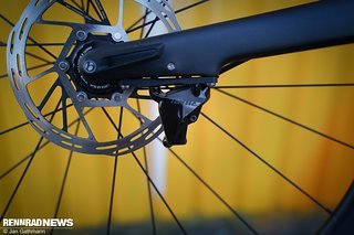 Die SRAM Rival AXS Bremse mit MTB-Technik Bremssattel hinterließ im Test einen sehr guten Eindruck.