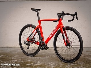 Das Wilier Cento10 SL kommt mit SRAM Rival AXS 2x12 für 5.700 €