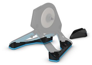 Die Tacx Neo Motion Plates werden unter dem eigentlichen Smarttrainer montiert