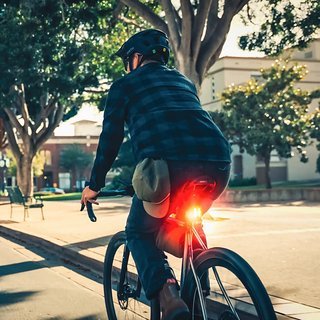 Das neue Lezyne Radar StVZO Rear verbindet Rücklicht und Radar.