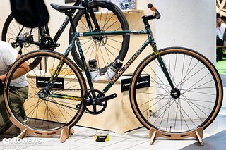 Günstiges Fixie auf Maß gebaut? Gibt es aus Indien von Scolarian! Günstiges Fixie auf Maß gebaut? Gibt es aus Indien von Scolarian!