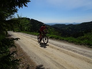 Wieder gibt es viele Gravel-Höhenmeter