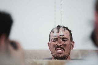 Degenkolb unter der berühmtesten Dusche im Radsport