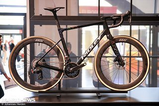 Das Ridley Grifn RS ist die Performance Version des Allroad-Rennrades der Belgier mit 40 mm Reifenfreiheit. Das Ridley Grifn RS ist die Performance Version des Allroad-Rennrades der Belgier mit 40 mm Reifenfreiheit.
