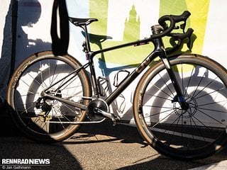 Das Liv Avail von Tessa Neefjes dürfte eines der leichtesten Arbeitsgeräte bei der WM gewesen sein und ist eigentlich das Endurance-Rennrad der Giant Frauenmarke.