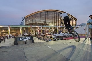 Mehr Show, mehr Party - aus der Messe wird ein Spektakel für alle Radbegeisterten.