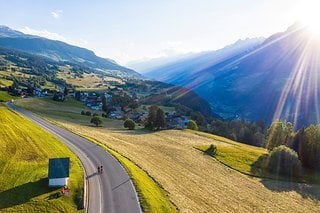 Hochplateau Obersaxen in der Abendsonne